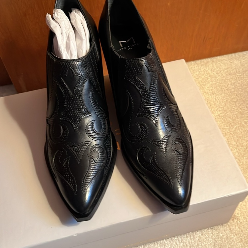 Nib Marc Fisher sz 6.5 black leather bootie - Picture 2 of 6